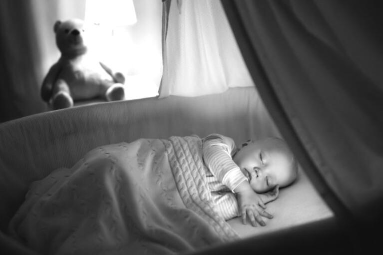 مقدار کل خواب شبانه کودک و بچه